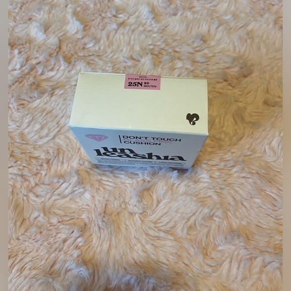 Unleashia, Don’t touch Glass Pink Cushion. Color: 25N Molten. 15g/ 0.52oz - Picture 2 of 7